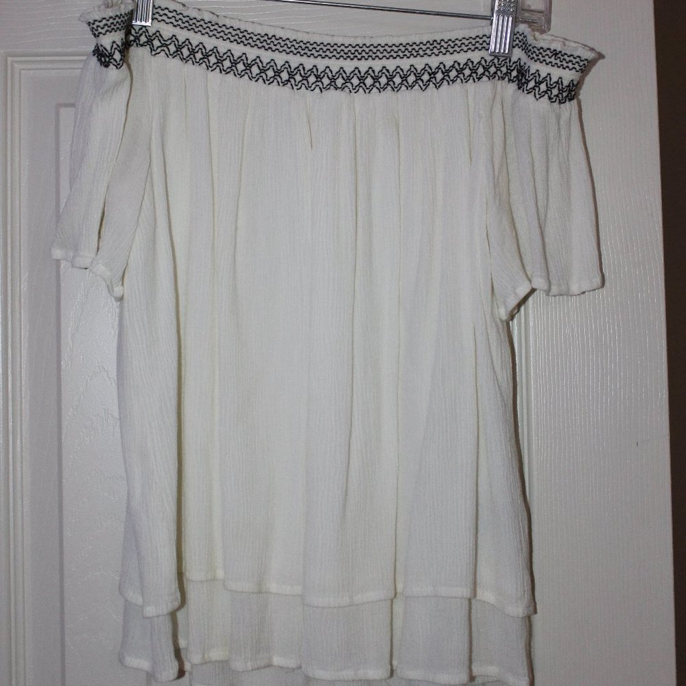 Off the shoulder shirt with black detailing